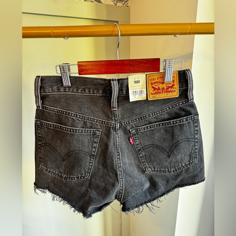 NWT Levi's 501 Denim High Rise Shorts - Picture 2 of 3